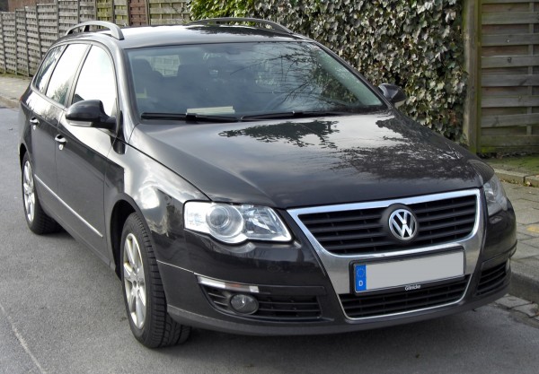 VW_Passat_B6_Variant_20090307_front.jpg